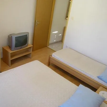 Fran - 30 M From Sea Apartment Vinisce