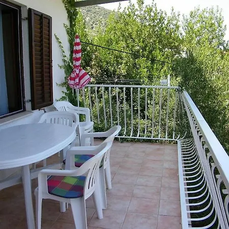 Fran - 30 M From Sea Vinisce