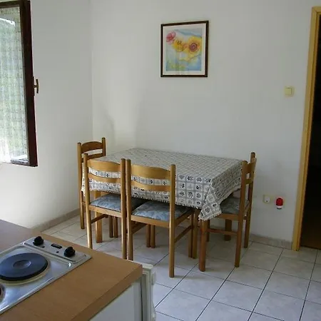 Fran - 30 M From Sea Vinisce