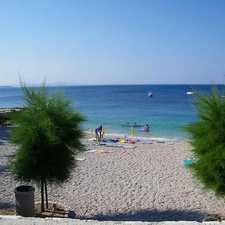 Fran - 30 M From Sea *